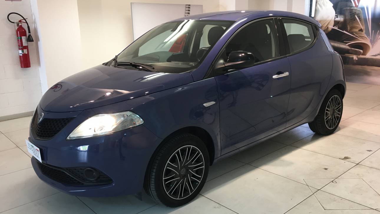 Lancia Ypsilon 1.2 69 CV S&S Gold